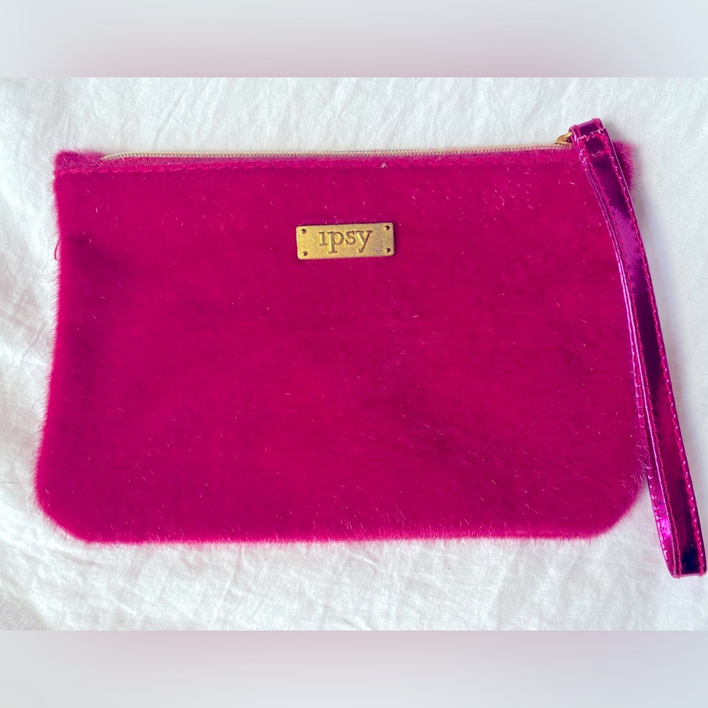 Ispy Pink Fuzzy Bag